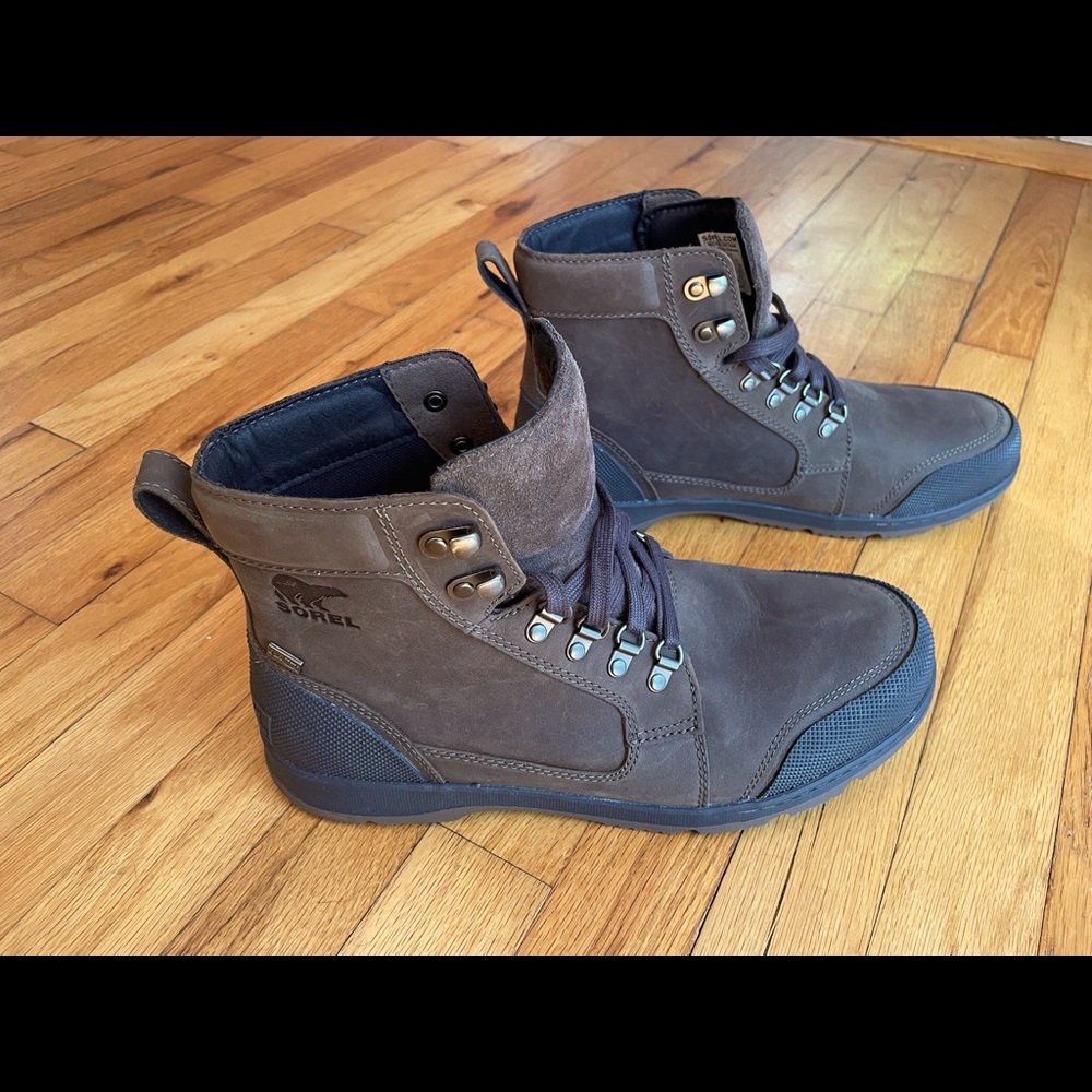 Sorel Ankeny Mens boots in Dark Brown. Like new! Worn only once!